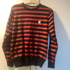 Men’s sweater,color moves from copper to red and Navy.